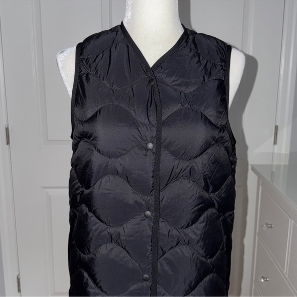 Uniqlo Black Ultra Light Down Long Vest - Picture 5 of 10